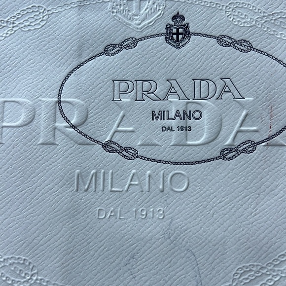 Paper PRADA gift bag. White with blue logo. - Picture 4 of 9